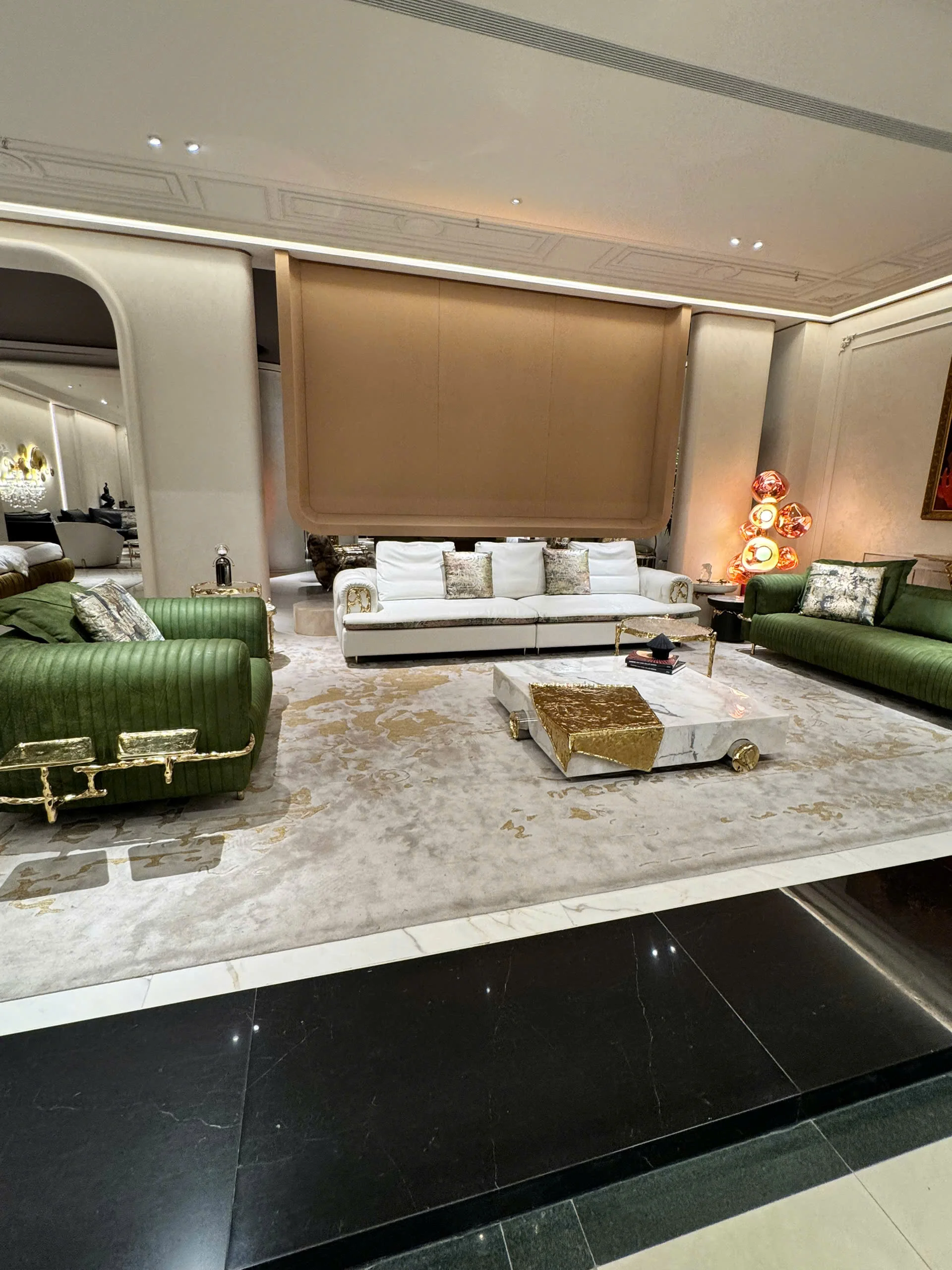 Sofa nhung cao cấp tông xanh rêu – sang trọng và đậm chất nghệ thuật - Ảnh 3