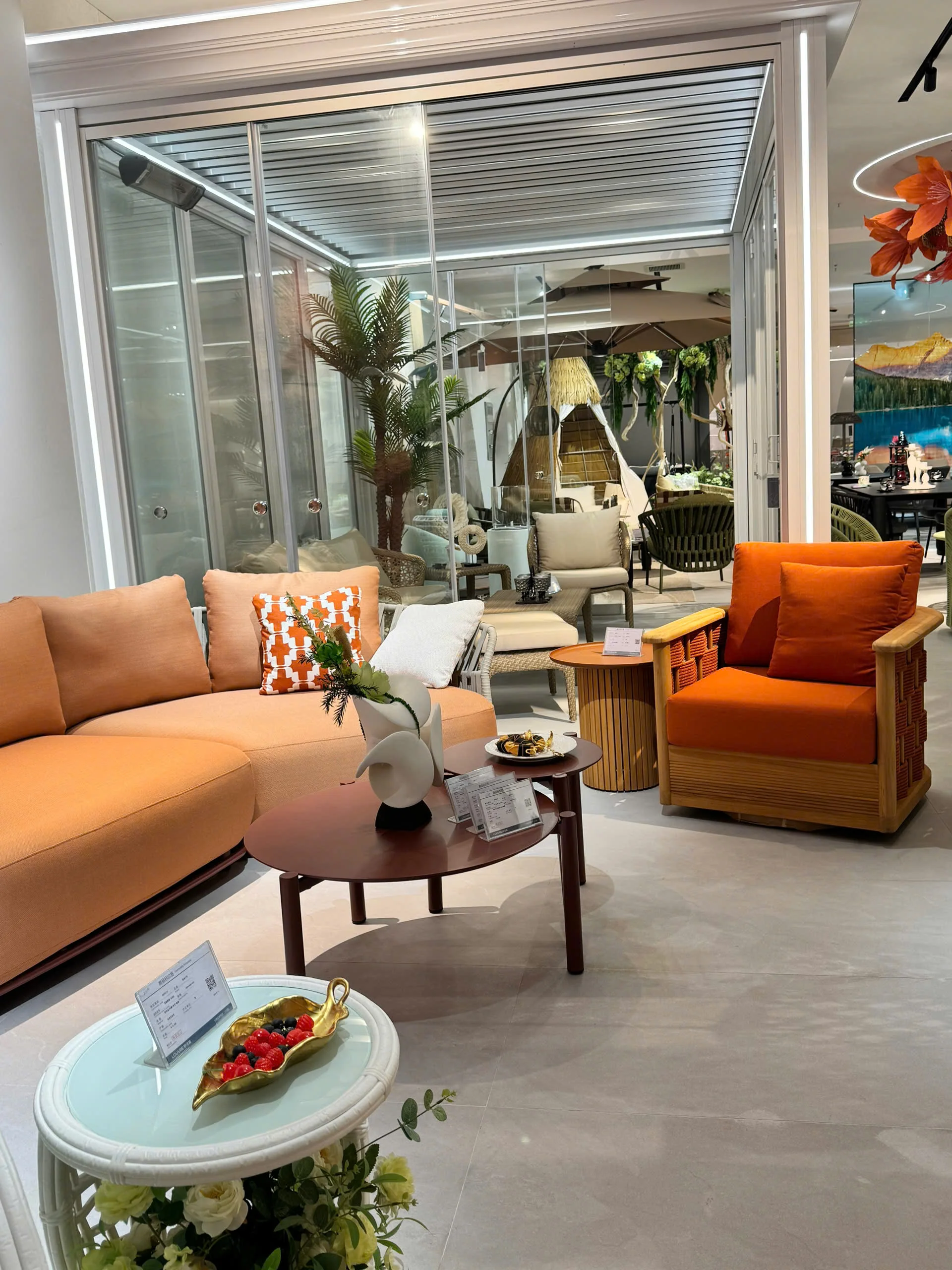 Sofa nỉ cao cấp tông cam hiện đại – điểm nhấn ấm áp cho không gian sống